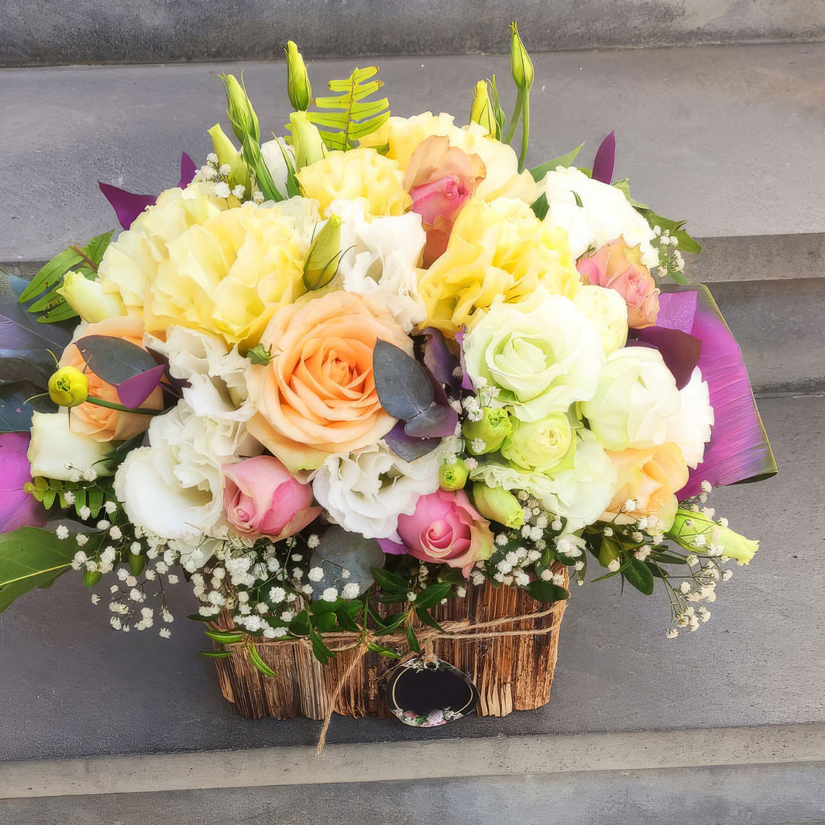 Корзина с цветами «Небесное сияние»